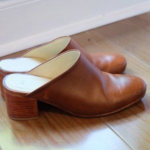 Nisolo All Day Mules in Brandy, Size 8